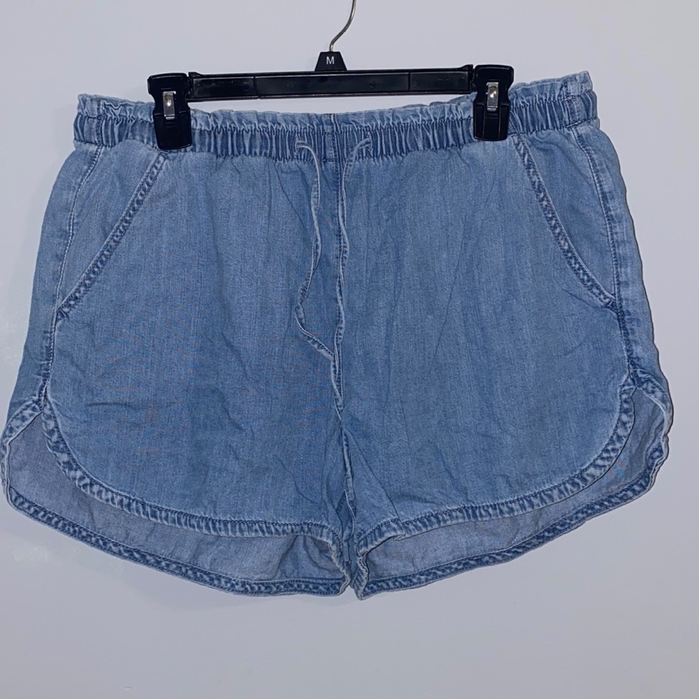 american eagle size large shorts